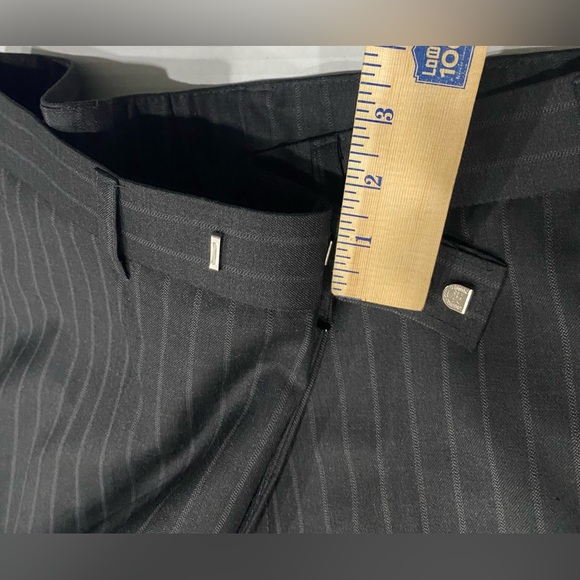 Hugo Boss US Black Pinstripe 2 Pc Suit Jacket And Pants Measurements In Pics - Picture 9 of 13
